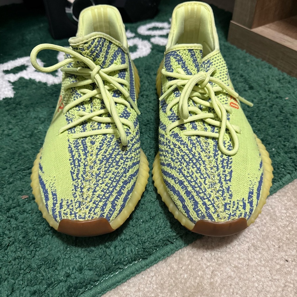 Men’s YZY 350V2 
Size 11